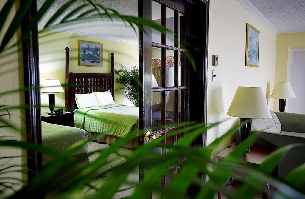 Warwick Paradise Island Bahamas (Adults Only) Nassau Exterior photo